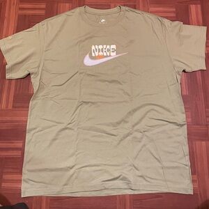 Nike tee